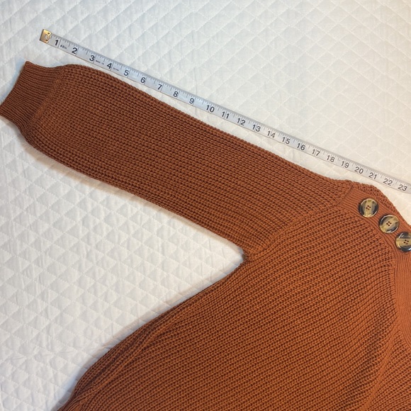 E & M Cable Knit Sweater. Size Small. Rust Color. Button Detail on Shoulders. - Picture 6 of 11